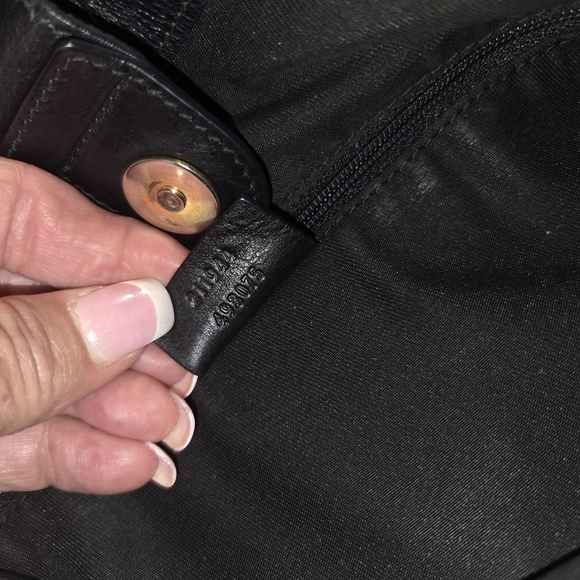 Gucci Sukey Black Leather Hobo Shoulder Bag with Gold Hardware - Picture 3 of 13